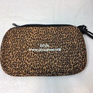 DIVA WOW Zip Leopard Print Case w/ Velcro Mesh Pocket